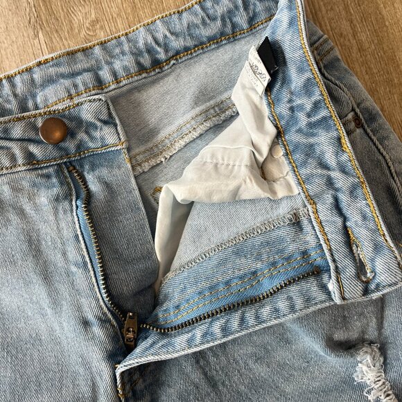 Womens Shein Light Wash Distressed Jeans - 29 - Picture 7 of 8